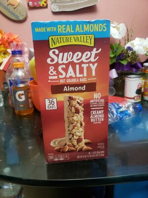 Sweet & salty nut granola bars