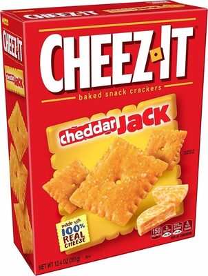 Baked snack cheese crackers