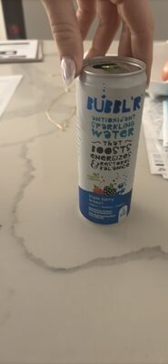 antioxidant sparkling water triple berry breezr