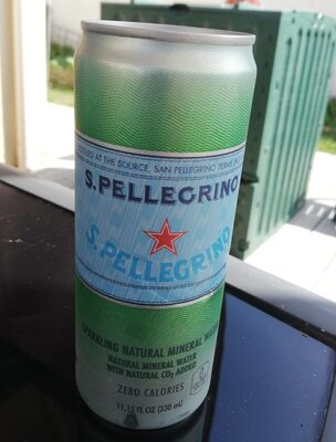 Sparkling natural mineral water