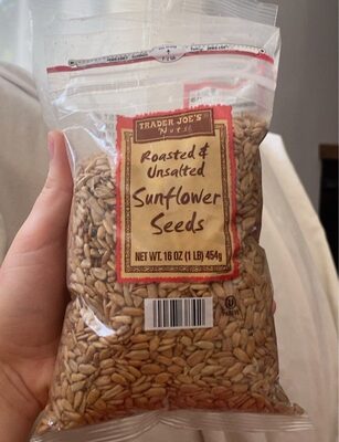 Roasted and unsalted sunflower seeds