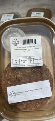 Banana Baked Oats with Coconut Maple Syrup