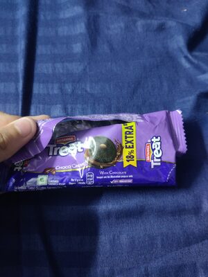 Britaninia Treat Choco Creme Biscuits