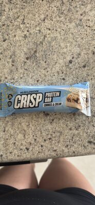 CRISP PROTEIN BAR COOKIES & CREAM