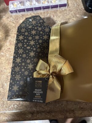 Feine Pralinenmischung in Geschenkverpackung