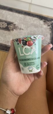 Jogurt z okusom brusnice in acai jagode