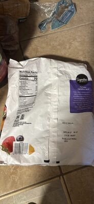 Mango, Blueberries & Strawberries