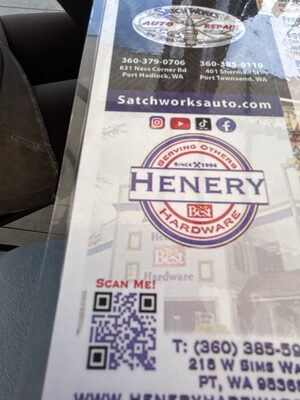 Medium pepperoni & mozzarella cheese pizza