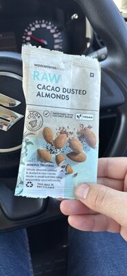 RAW CACAO DUSTED ALMONDS