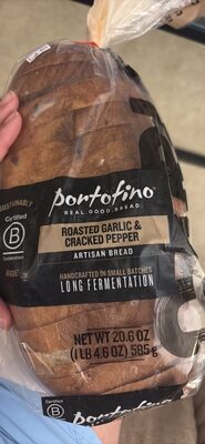 ROASTED GARLIC & CRACKED PEPPER ARTISAN BREAD