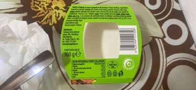 Salată cu legume și somon mărunțit în stil mexican