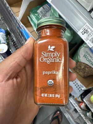 Simply organic, paprika