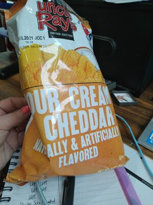 Sour Cream & Cheddar Potato Chips