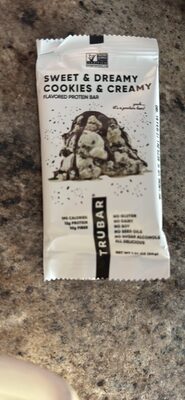 SWEET & DREAMY COOKIES & CREAMY FLAVORED PROTEIN BAR