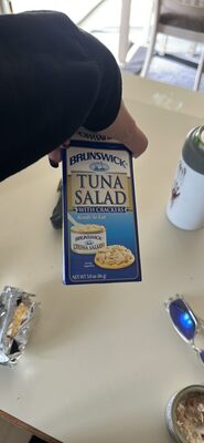 TUNA SALAD WITH CRACKERS