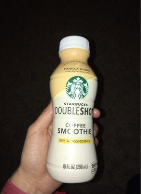 Vanilla honey flavored coffee smoothie with almondmilk, vanilla honey