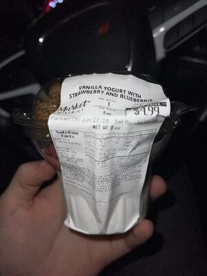 Vanilla Yogurt With Strawberry And Blueberry