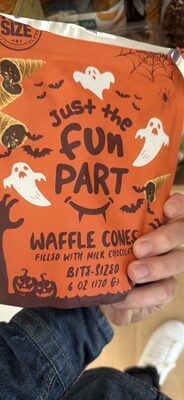 WAFFLE CONES FILLED WITH MILK CHOCOLATE BITE-SIZED